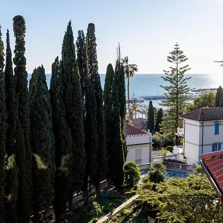 Portosole Attic - With Terrace And Private Parking Apartmán *