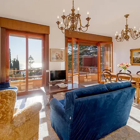 Apartmán Portosole Attic - With Terrace And Private Parking *