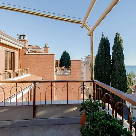 Guesthost - Portosole Attic - With Terrace And Private Parking
