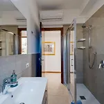 Guesthost - Portosole Attic - With Terrace And Private Parking 圣雷默