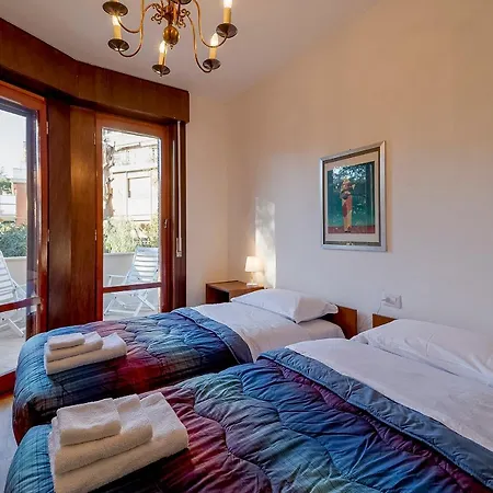 Portosole Attic - With Terrace And Private Parking Апартаменты Санремо
