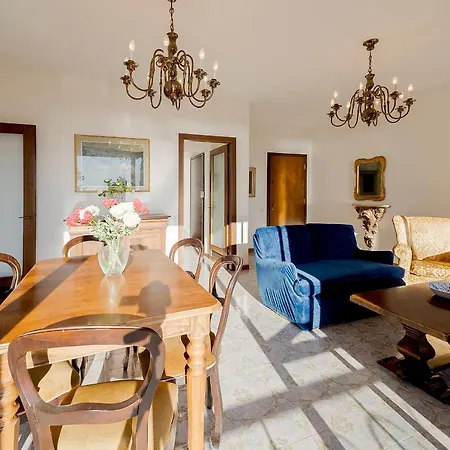 Апартаменты Portosole Attic - With Terrace And Private Parking Санремо