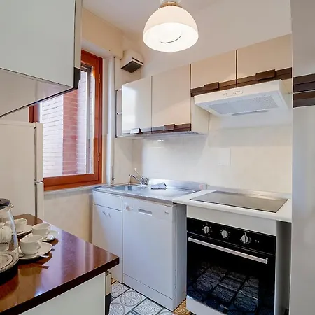 Guesthost - Portosole Attic - With Terrace And Private Parking Sanremo
