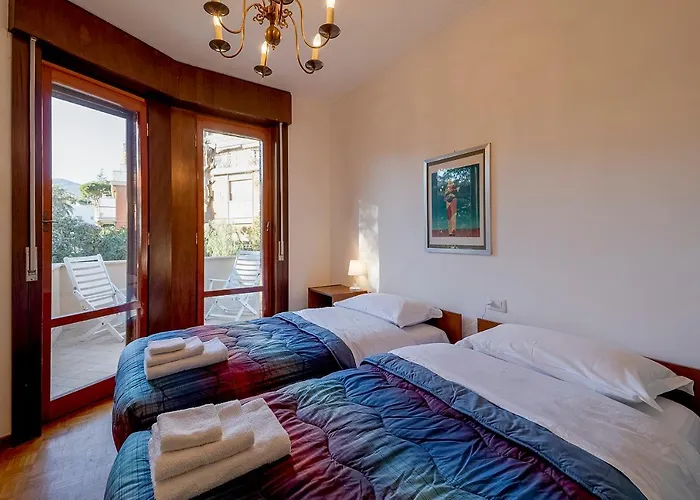 Guesthost - Portosole Attic - With Terrace And Private Parking Apartamento San Remo