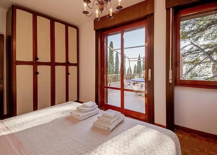 Guesthost - Portosole Attic - With Terrace And Private Parking * San Remo